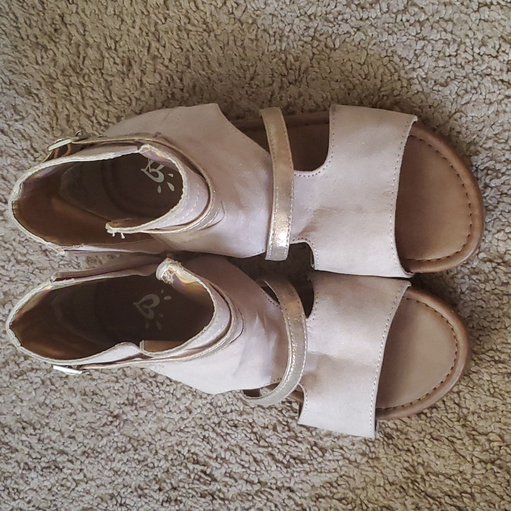 Super cute girl sandals